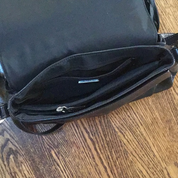 Genuine Leather Shoulder Bag - Picture 4 of 9